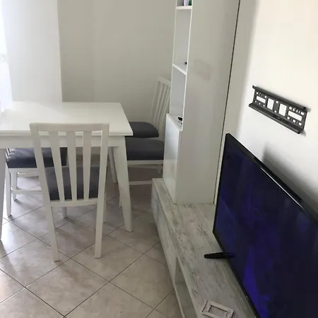 Apartment 6
